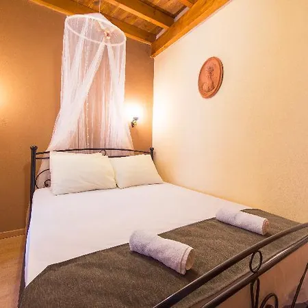 Charites Hotel 3*