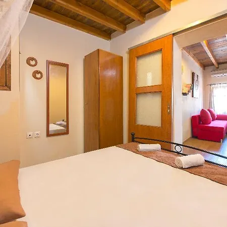 Charites Hotel