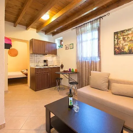 Hotel Charites 3*