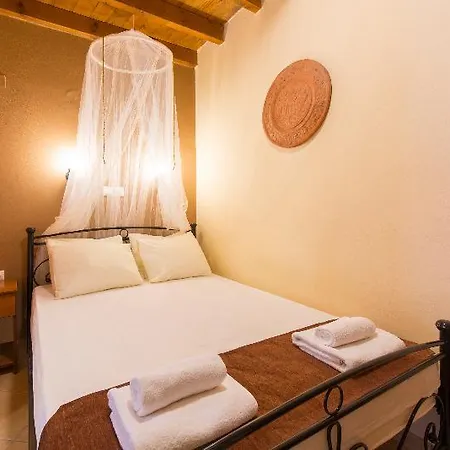 Charites Hotel 3*